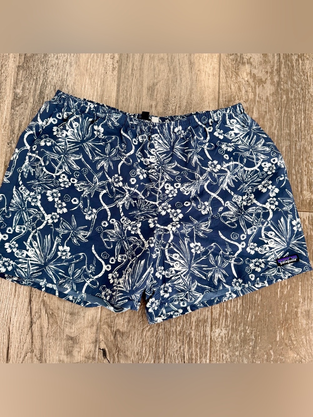 Patagonia swim trunks netplus navy blue floral elastic drawstring 6” 2XL